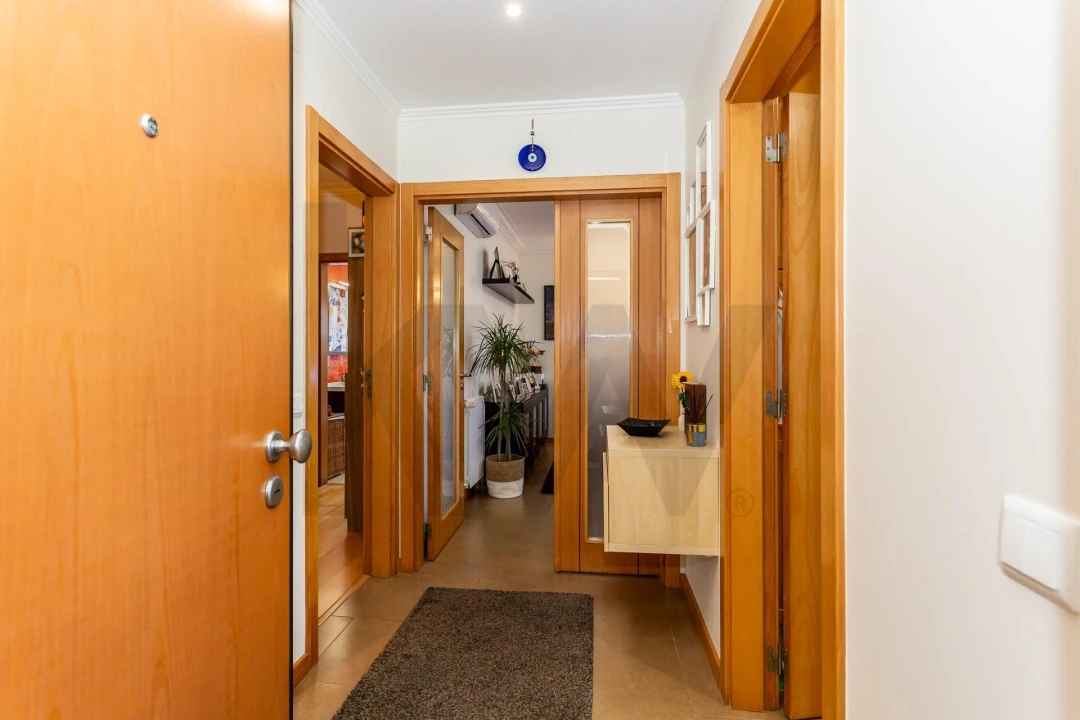 Apartamento T2 para Venda em São Domingos de Rana Foto 2