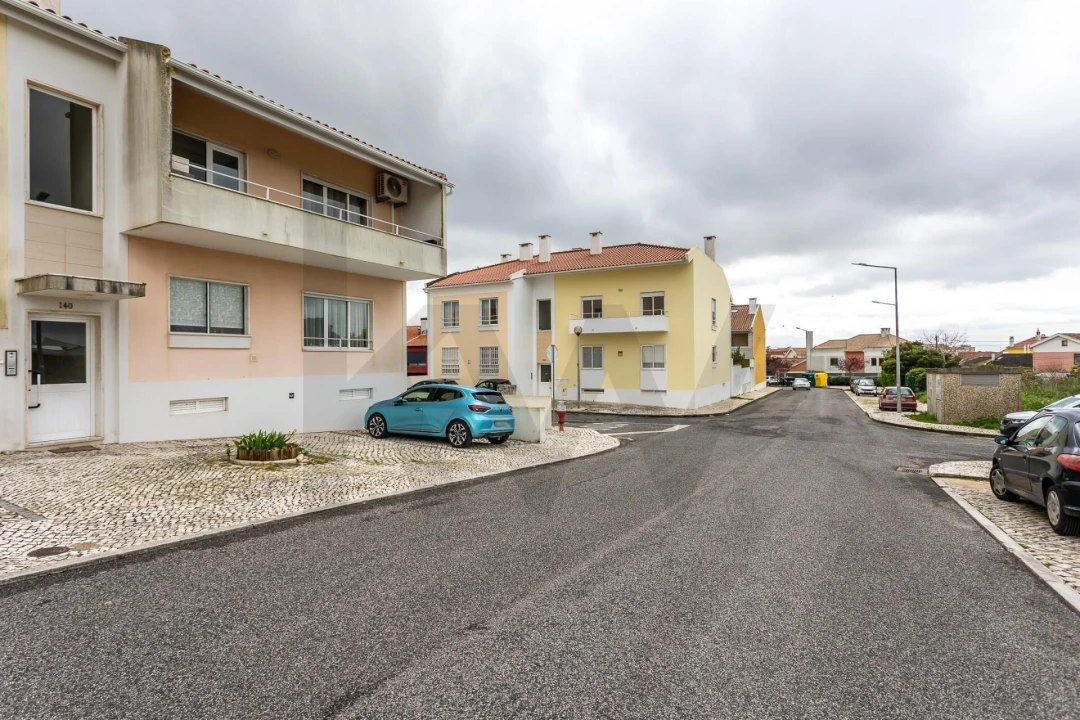 Apartamento T2 para Venda em São Domingos de Rana Foto 32