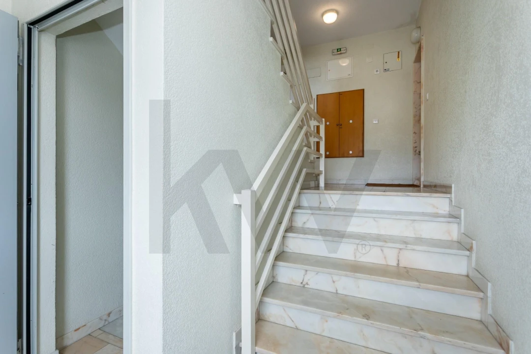 Apartamento T2 para Venda em São Domingos de Rana Foto 30