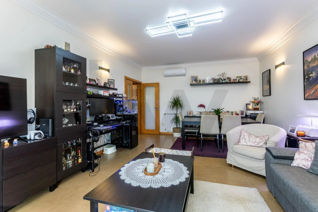 Apartamento T2 para Venda em São Domingos de Rana Foto 9