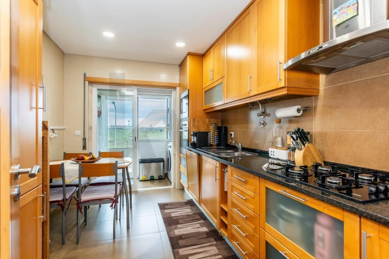 Apartamento T2 para Venda em São Domingos de Rana Foto 6