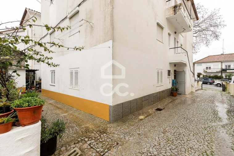 Apartamento T2 para Arrendamento em Bacelo e Senhora da Saúde Foto 16