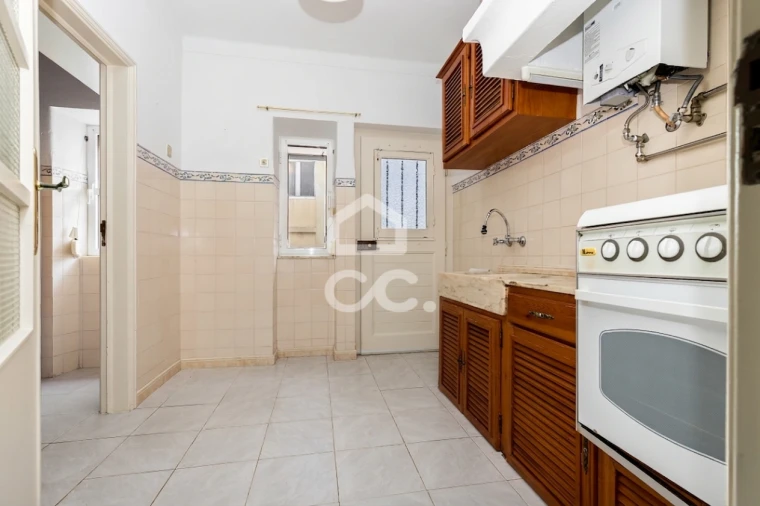 Apartamento T2 para Arrendamento em Bacelo e Senhora da Saúde Foto 4