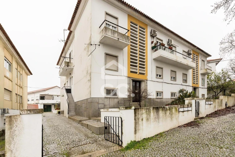 Apartamento T2 para Arrendamento em Bacelo e Senhora da Saúde Foto 19