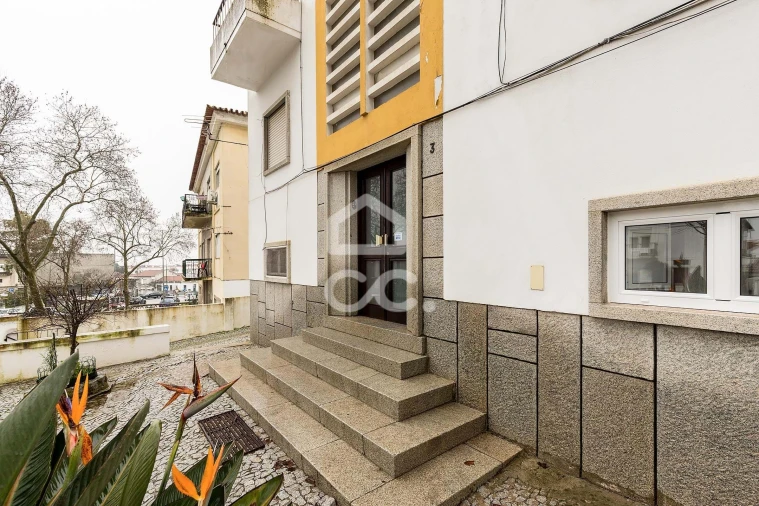 Apartamento T2 para Arrendamento em Bacelo e Senhora da Saúde Foto 17