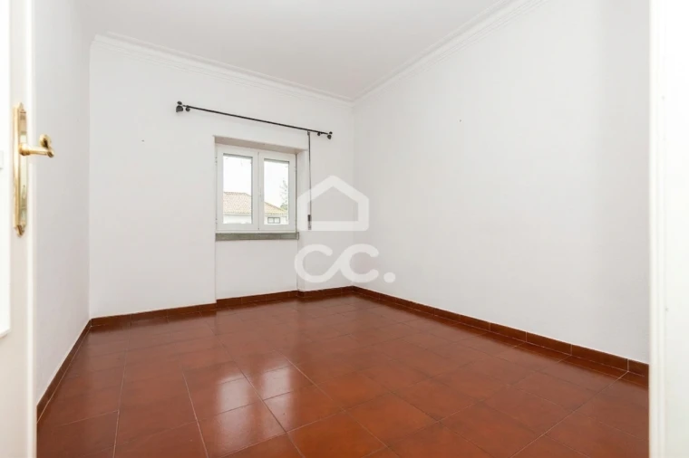 Apartamento T2 para Arrendamento em Bacelo e Senhora da Saúde Foto 3