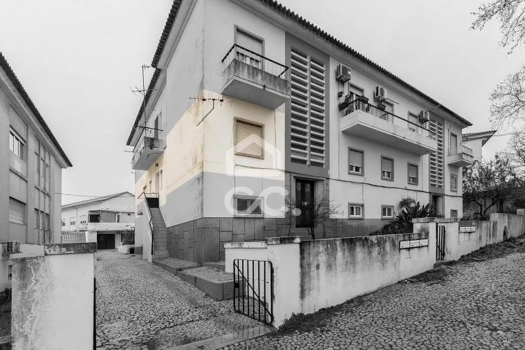 Apartamento T2 para Arrendamento em Bacelo e Senhora da Saúde Foto 2