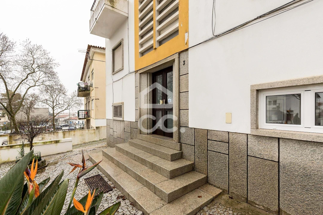 Apartamento T2 para Arrendamento em Bacelo e Senhora da Saúde Foto 17