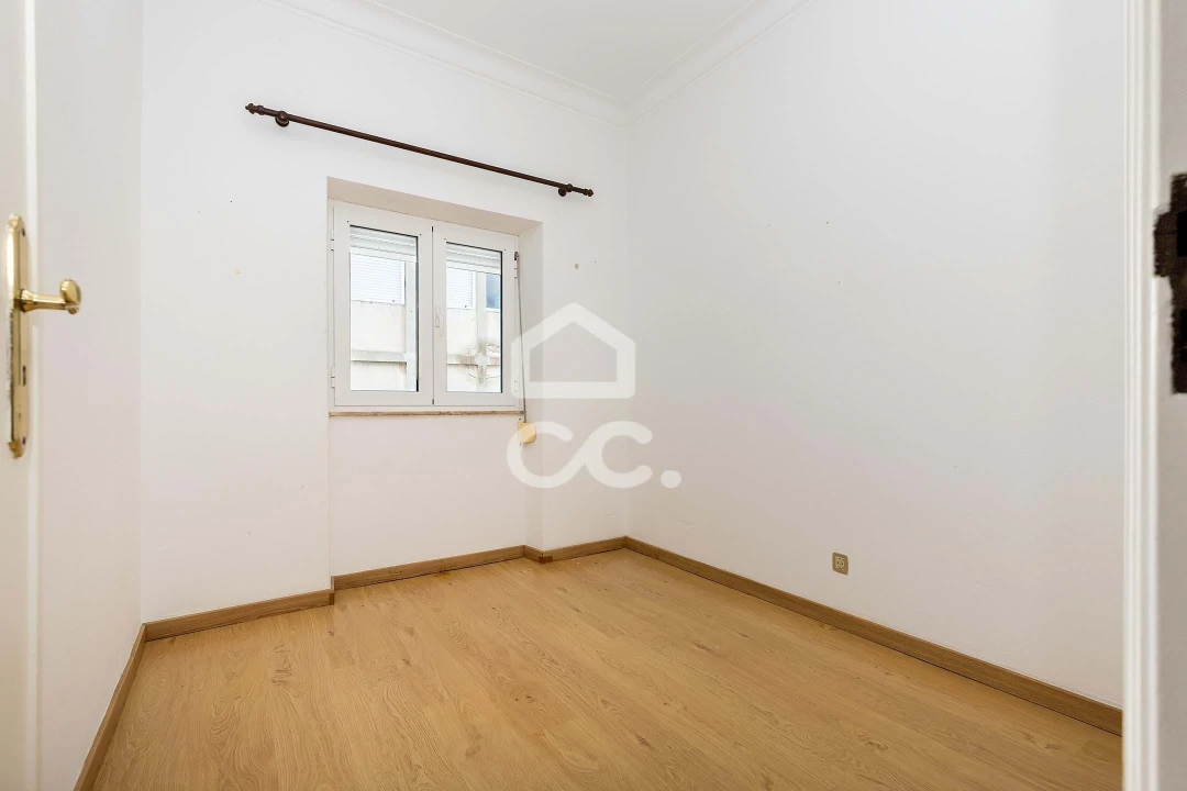 Apartamento T2 para Arrendamento em Bacelo e Senhora da Saúde Foto 6