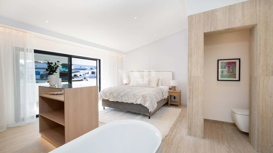 Moradia T4 para Venda em Almancil Foto 4