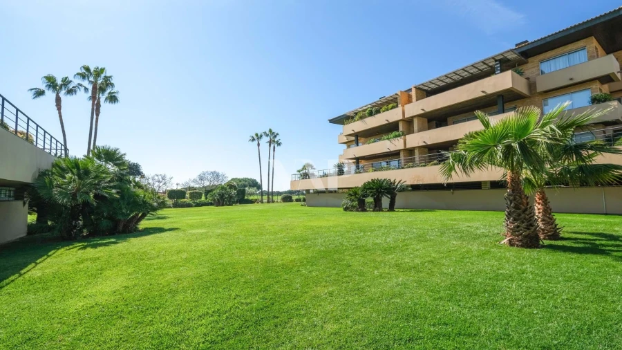 Apartamento T3 para Venda em Quarteira Foto 35