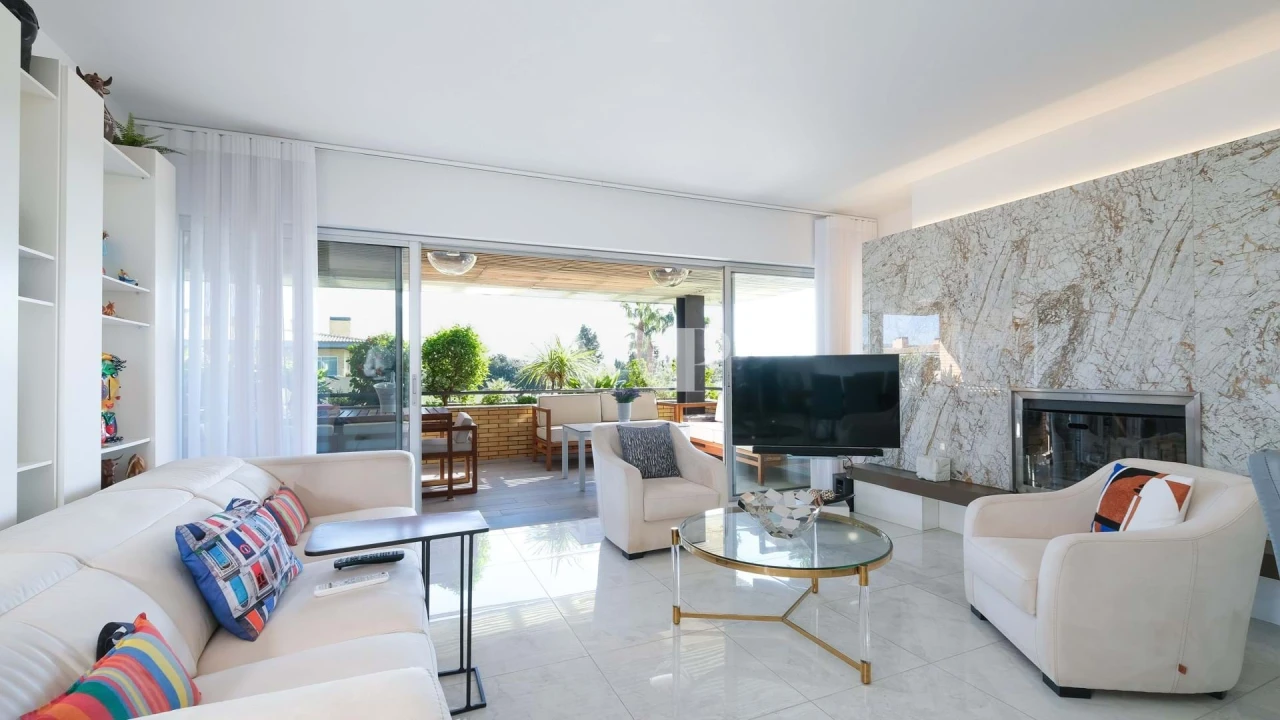 Apartamento T3 para Venda em Quarteira Foto 2