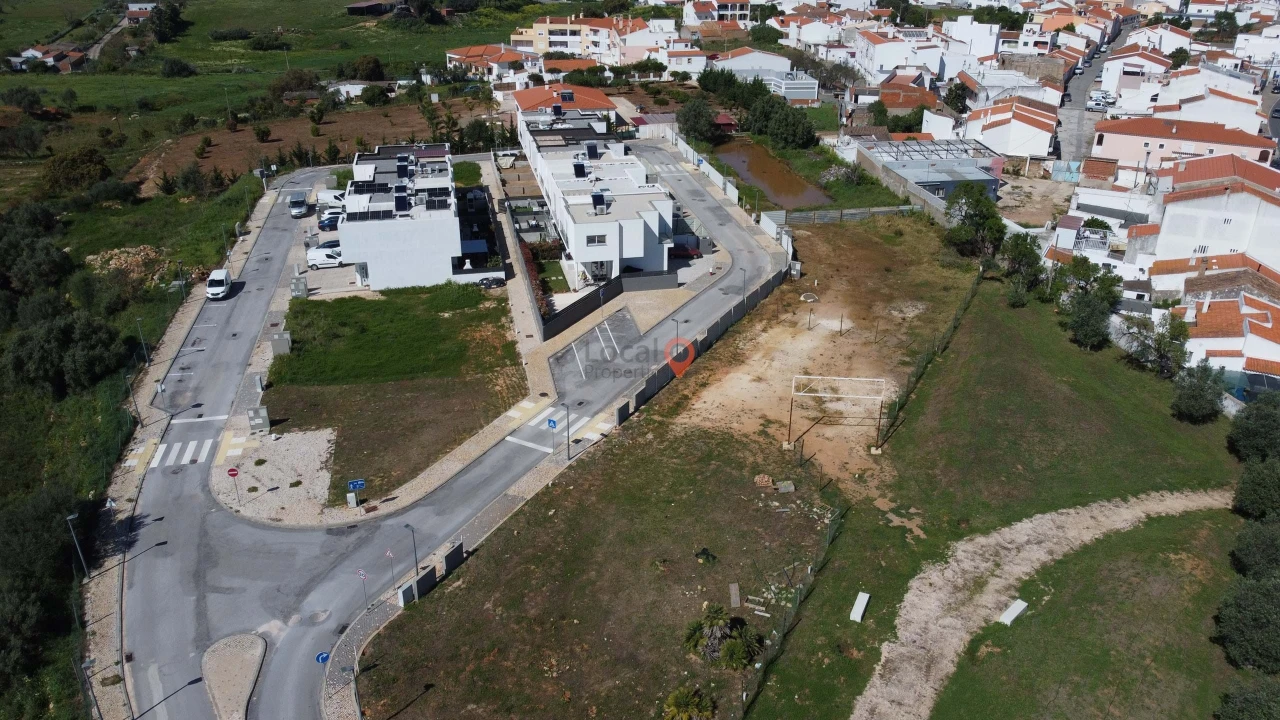 Terreno para Venda em Odiaxere Foto 2