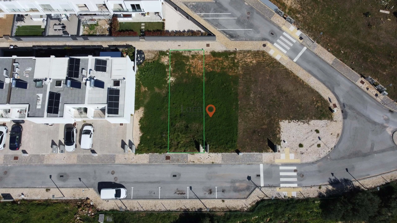 Terreno para Venda em Odiaxere Foto 1