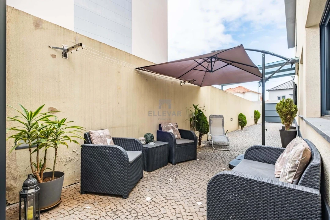 Apartamento T3 para Venda em Santo Antonio Foto 1