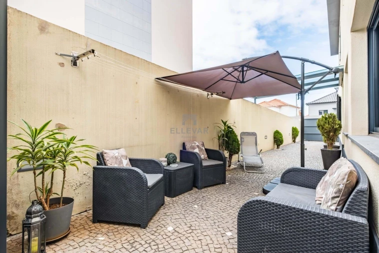 Apartamento T3 para Venda em Santo Antonio Foto 1