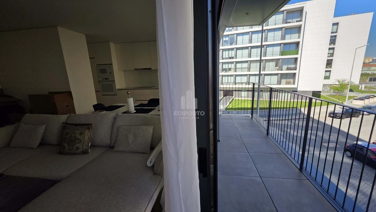 Apartamento T2 para Arrendamento em Santa Marinha Foto 9