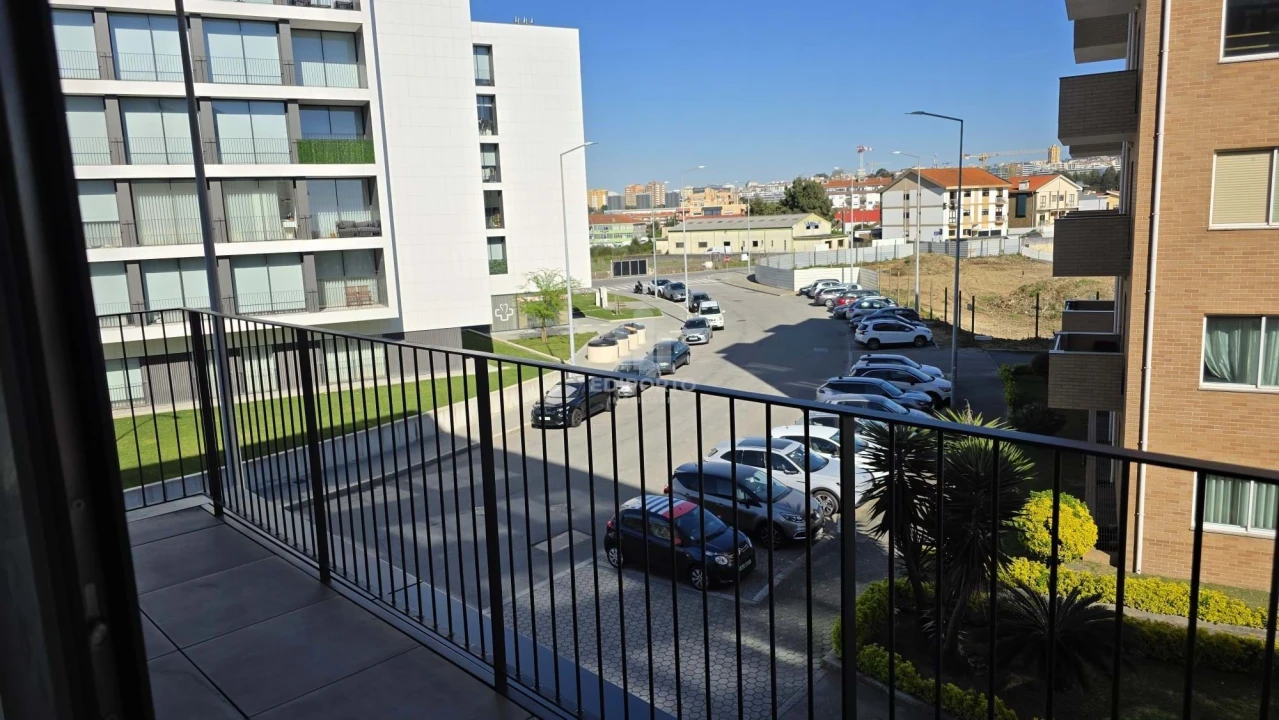 Apartamento T2 para Arrendamento em Santa Marinha Foto 10