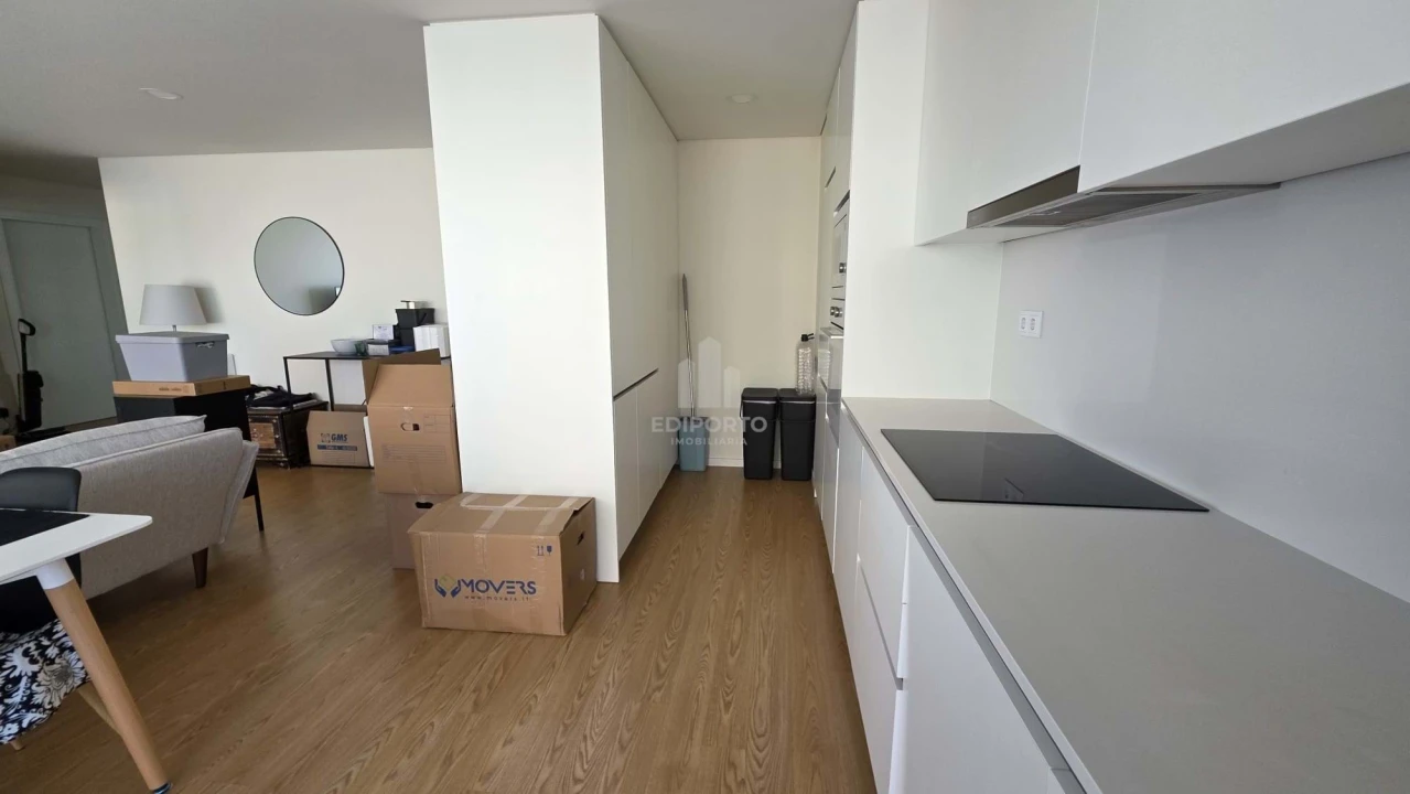 Apartamento T2 para Arrendamento em Santa Marinha Foto 6