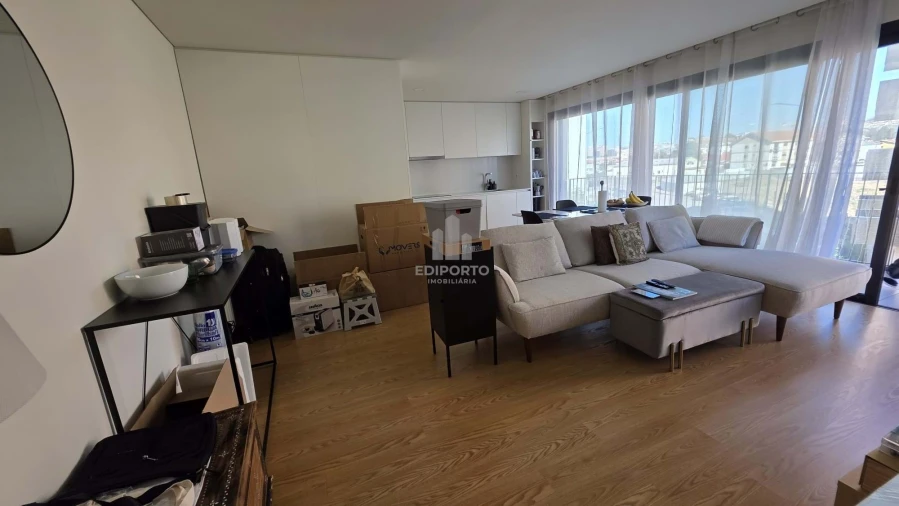 Apartamento T2 para Arrendamento em Santa Marinha Foto 8