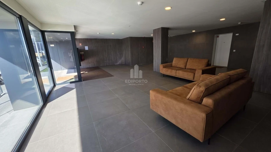 Apartamento T2 para Arrendamento em Santa Marinha Foto 28