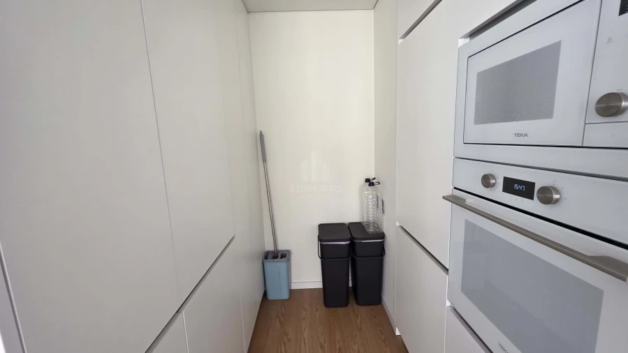 Apartamento T2 para Arrendamento em Santa Marinha Foto 7