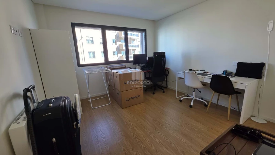 Apartamento T2 para Arrendamento em Santa Marinha Foto 16