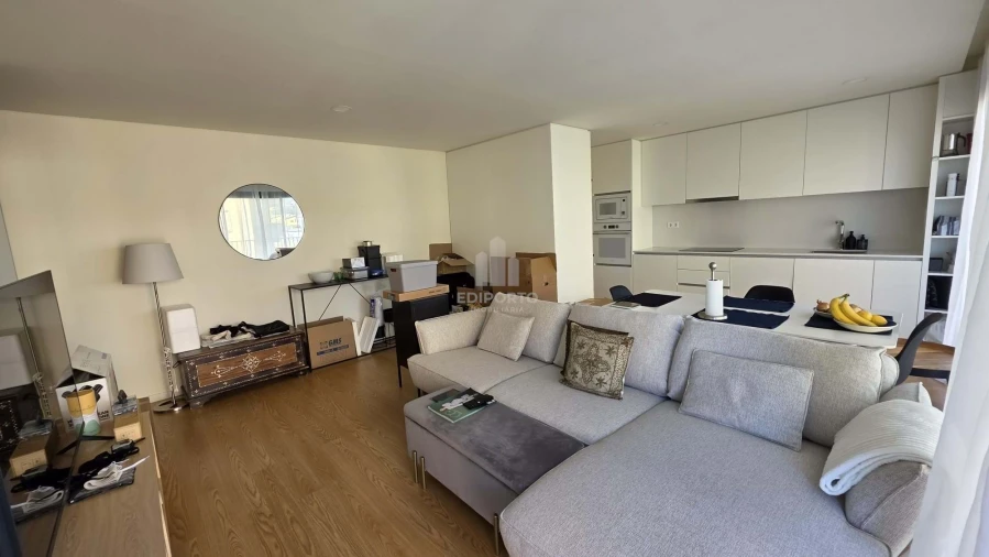 Apartamento T2 para Arrendamento em Santa Marinha