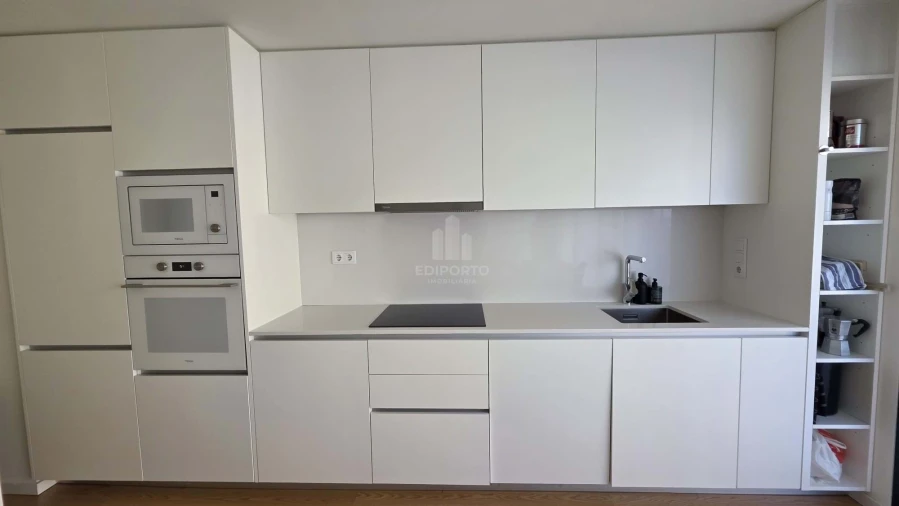 Apartamento T2 para Arrendamento em Santa Marinha Foto 5