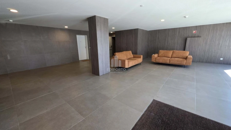 Apartamento T2 para Arrendamento em Santa Marinha Foto 26