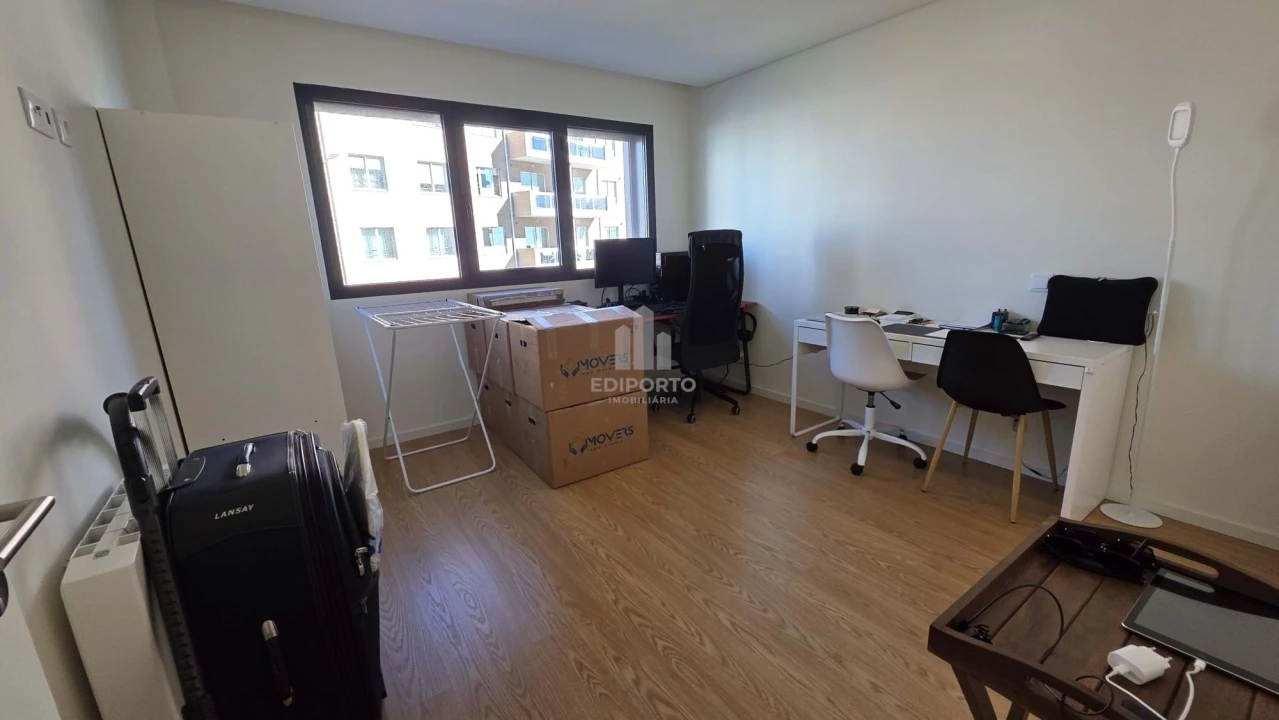 Apartamento T2 para Arrendamento em Santa Marinha Foto 19