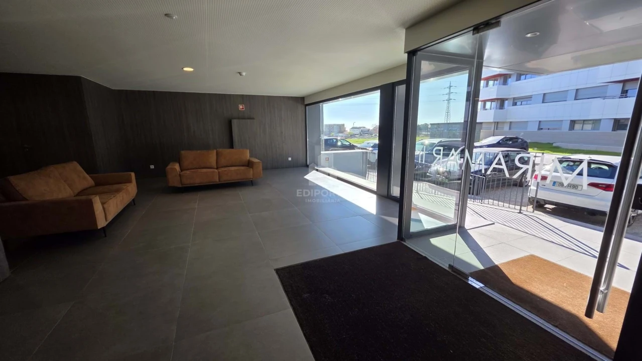 Apartamento T2 para Arrendamento em Santa Marinha Foto 27