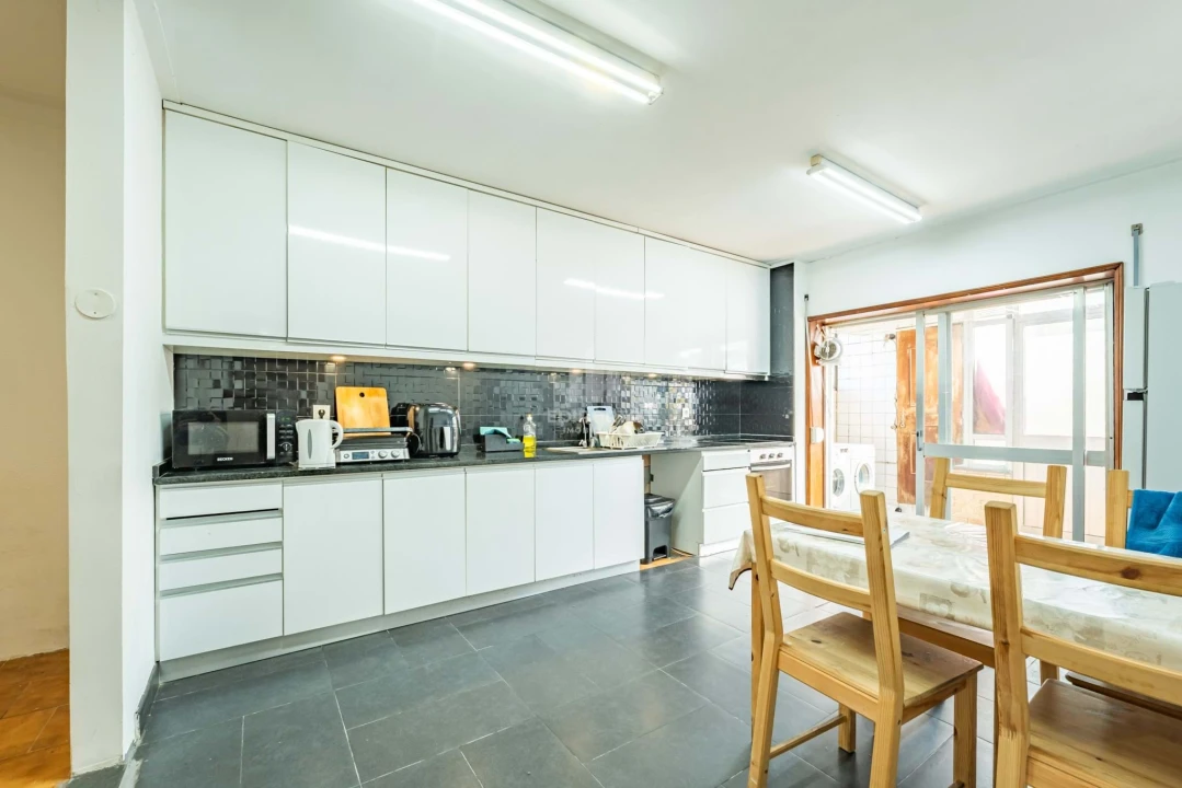 Apartamento T6 para Venda em Paranhos Foto 1