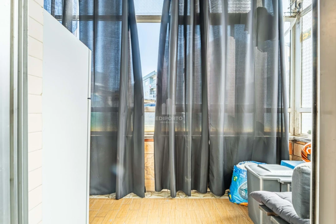 Apartamento T6 para Venda em Paranhos Foto 19