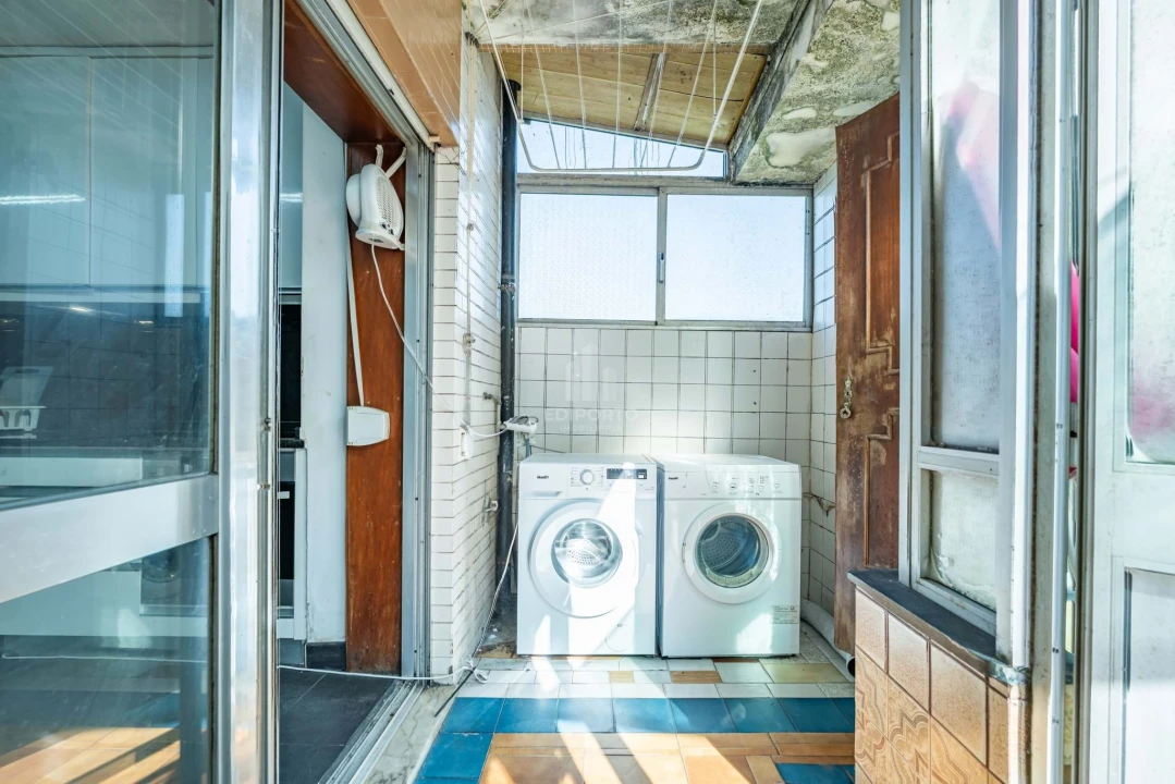 Apartamento T6 para Venda em Paranhos Foto 5
