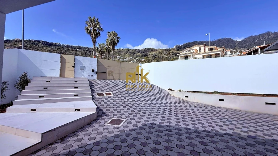 Moradia T3 para Venda em Arco da Calheta Foto 57