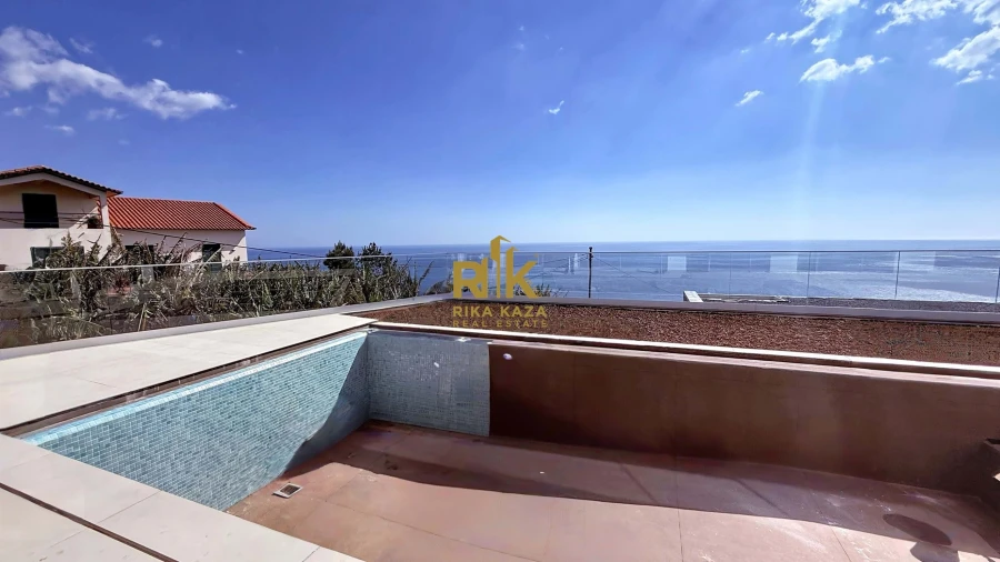 Moradia T3 para Venda em Arco da Calheta Foto 18