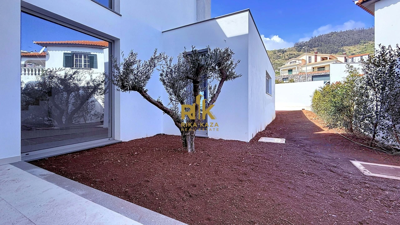 Moradia T3 para Venda em Arco da Calheta Foto 16