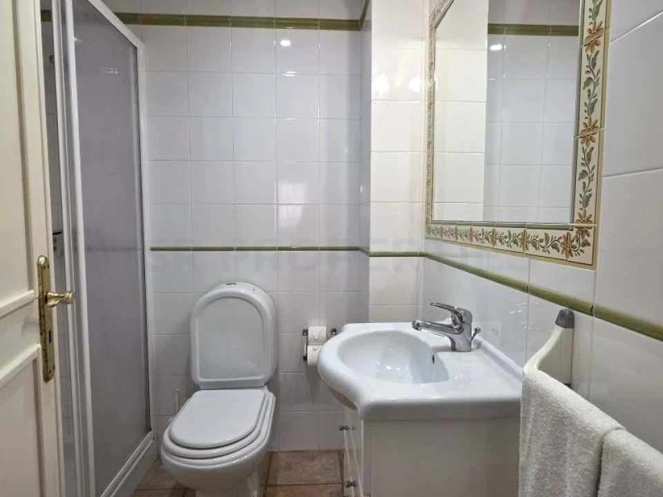 Apartamento T2 para Venda em Quarteira Foto 19