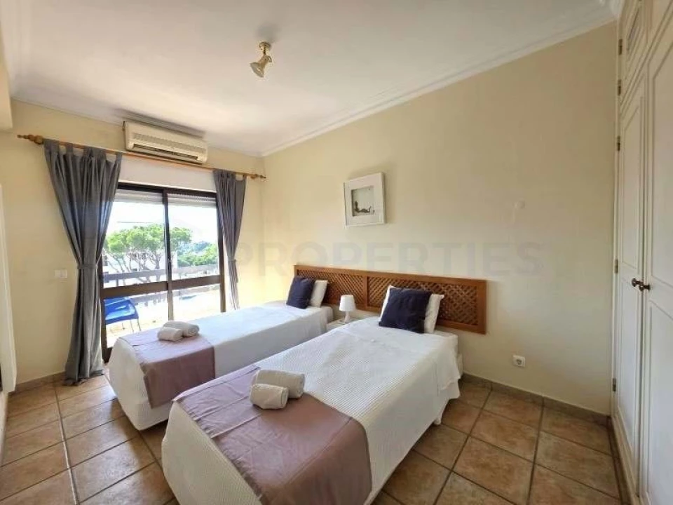 Apartamento T2 para Venda em Quarteira Foto 3