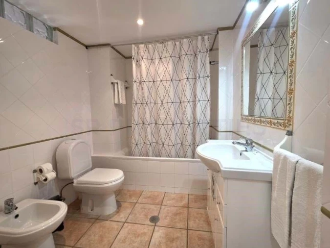 Apartamento T2 para Venda em Quarteira Foto 5