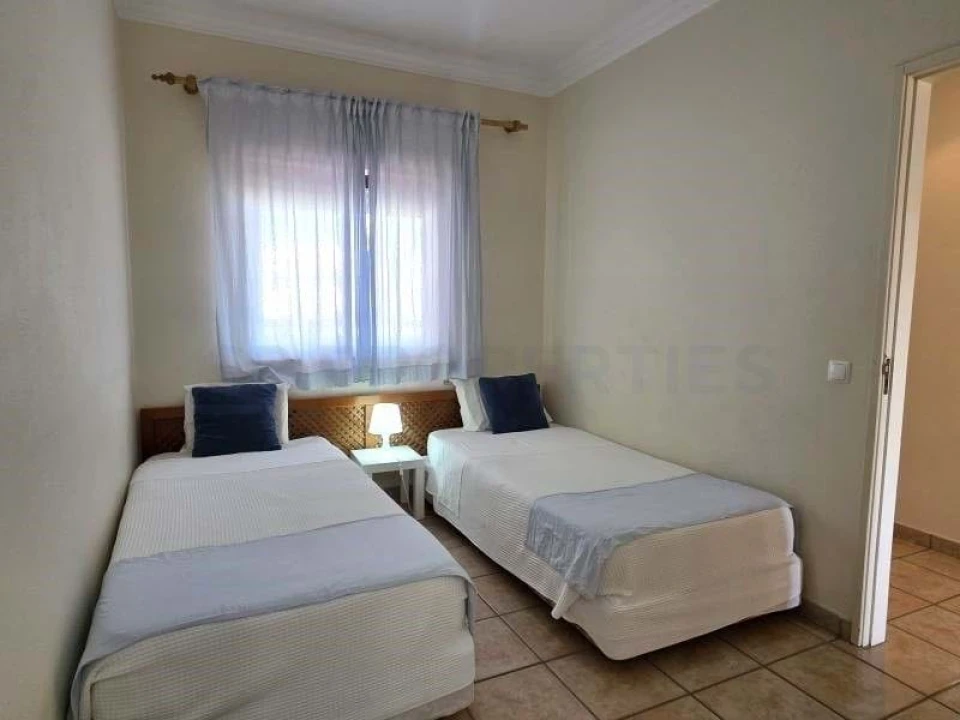 Apartamento T2 para Venda em Quarteira Foto 6