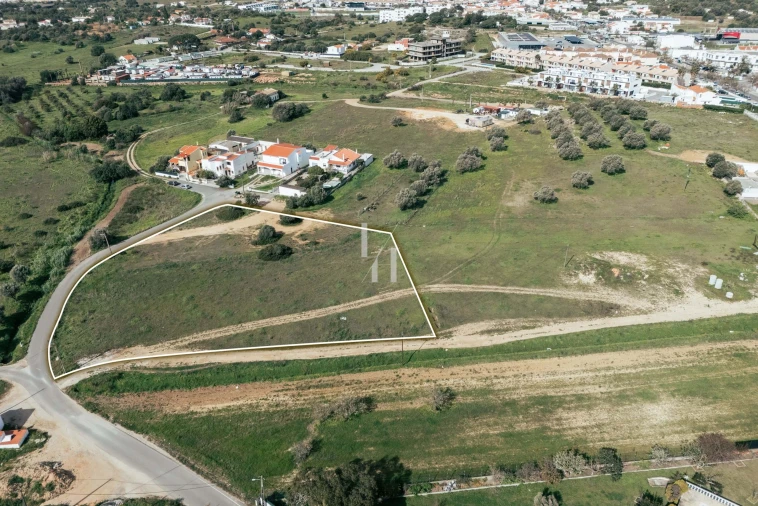 Terreno para Venda em Albufeira e Olhos de Água