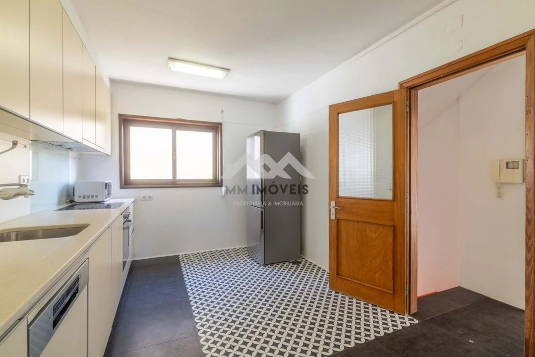 Escritório para Arrendamento em Lordelo do Ouro e Massarelos Foto 42