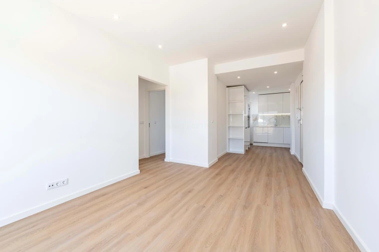 Apartamento T2 para Arrendamento em Avenidas Novas Foto 3