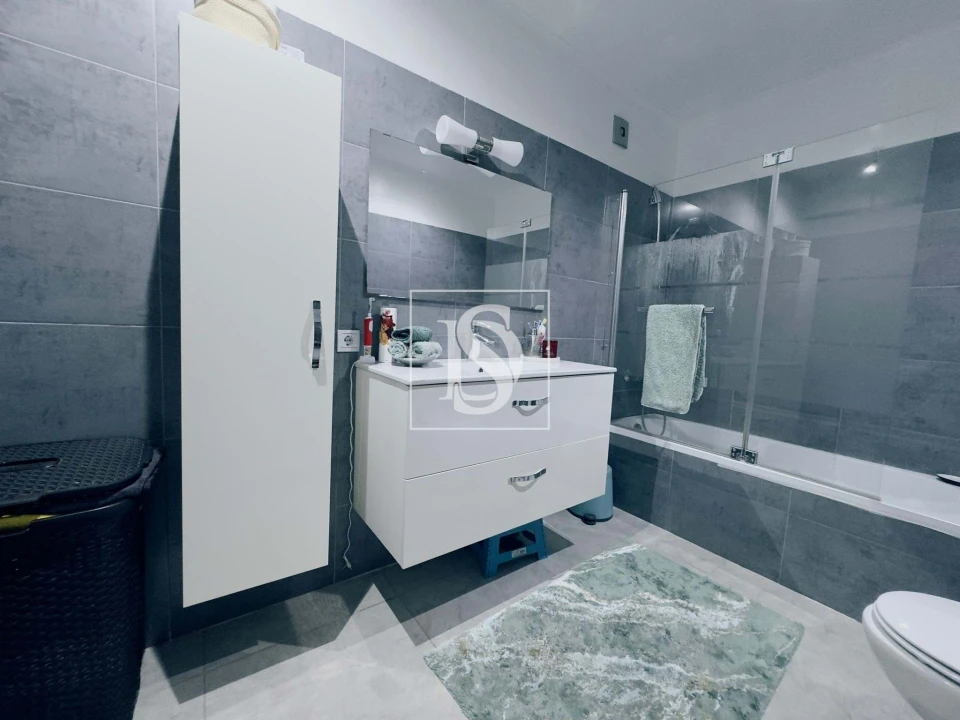 Apartamento T2 para Venda em Agualva e Mira-Sintra Foto 18