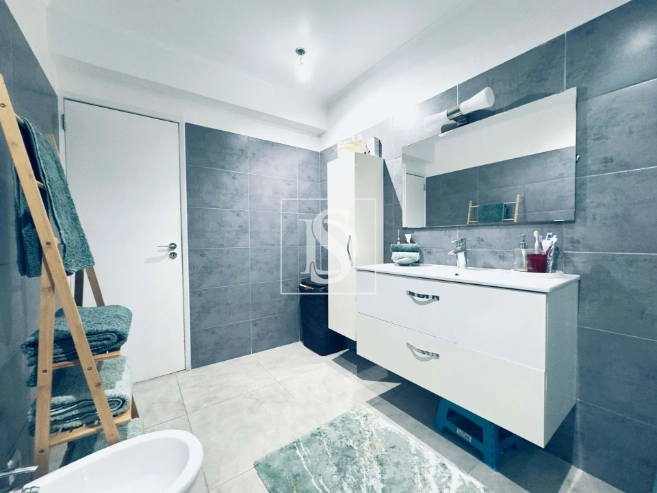 Apartamento T2 para Venda em Agualva e Mira-Sintra Foto 15