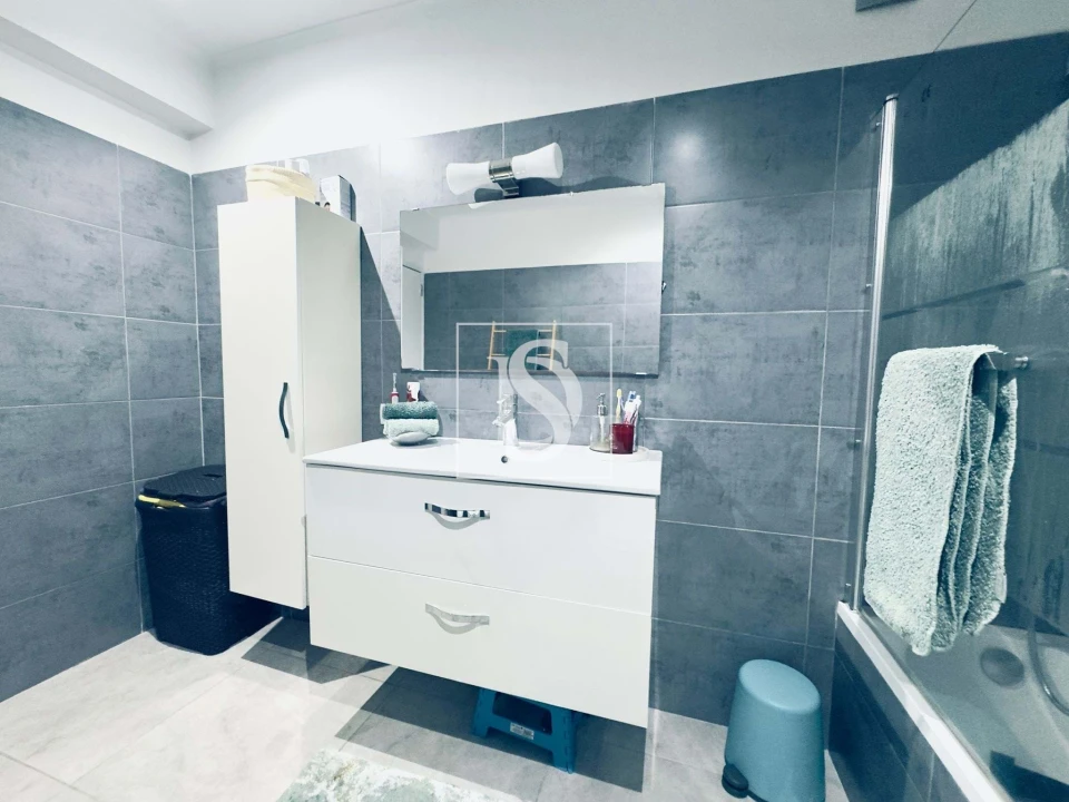 Apartamento T2 para Venda em Agualva e Mira-Sintra Foto 16