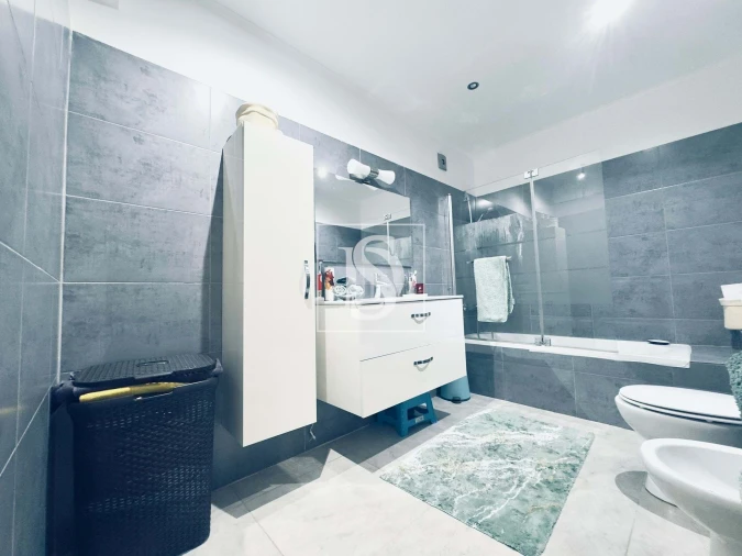 Apartamento T2 para Venda em Agualva e Mira-Sintra Foto 17