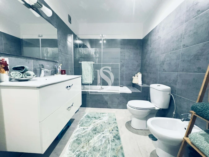 Apartamento T2 para Venda em Agualva e Mira-Sintra Foto 4